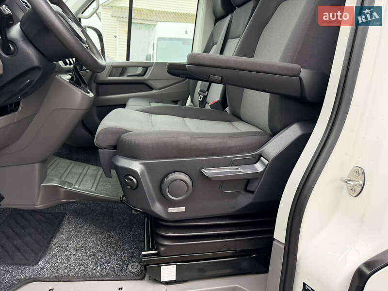 Вантажопасажирський фургон Volkswagen Crafter 2020 в Рівному