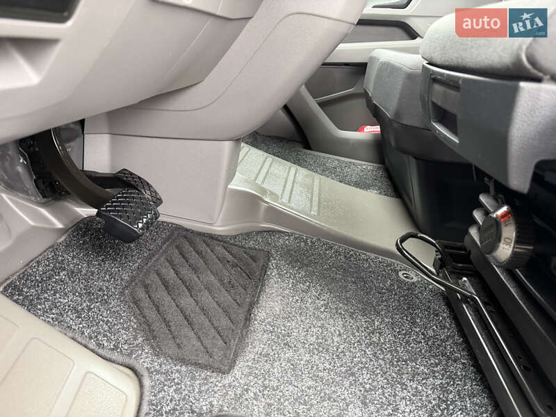 Вантажопасажирський фургон Volkswagen Crafter 2020 в Рівному