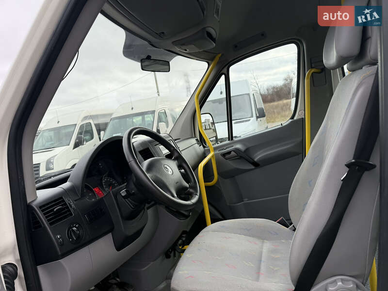 Туристический / Междугородний автобус Volkswagen Crafter 2010 в Староконстантинове
