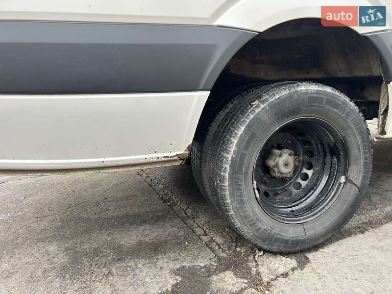 Вантажний фургон Volkswagen Crafter 2014 в Рівному