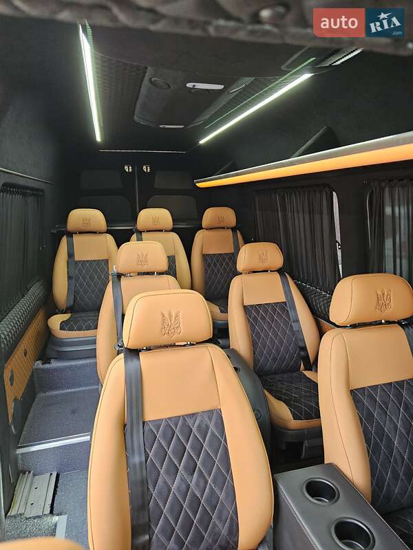 Микроавтобус Volkswagen Crafter 2016 в Киеве