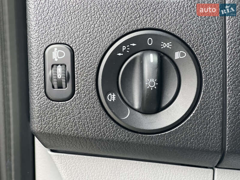 Вантажний фургон Volkswagen Crafter 2016 в Нововолинську