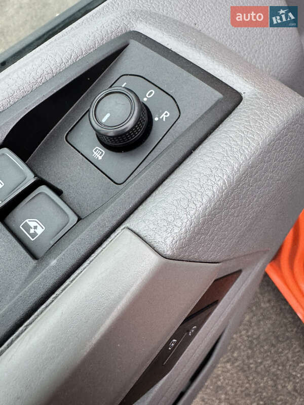 Вантажопасажирський фургон Volkswagen Crafter 2018 в Києві