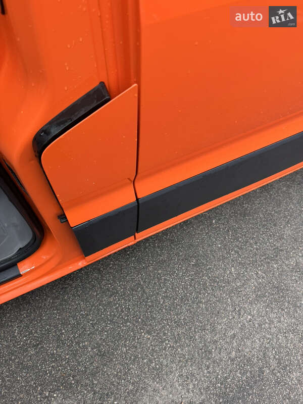 Вантажопасажирський фургон Volkswagen Crafter 2018 в Києві