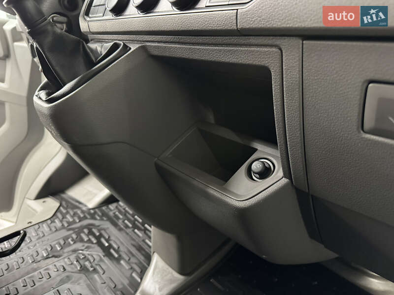 Вантажний фургон Volkswagen Crafter 2018 в Вінниці