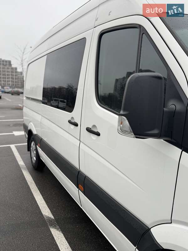 Микроавтобус Volkswagen Crafter 2015 в Киеве