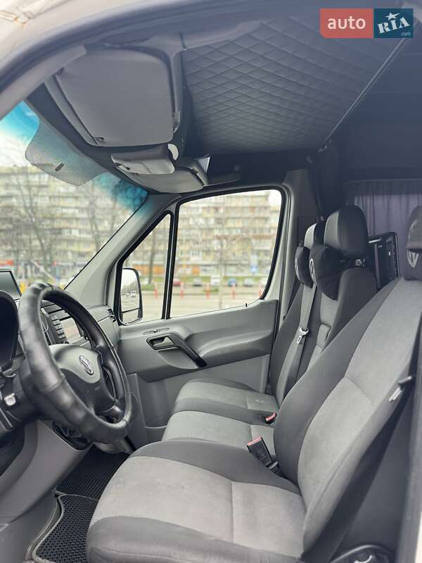 Микроавтобус Volkswagen Crafter 2015 в Киеве