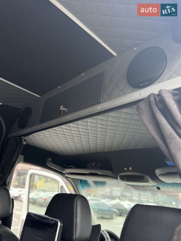 Микроавтобус Volkswagen Crafter 2015 в Киеве