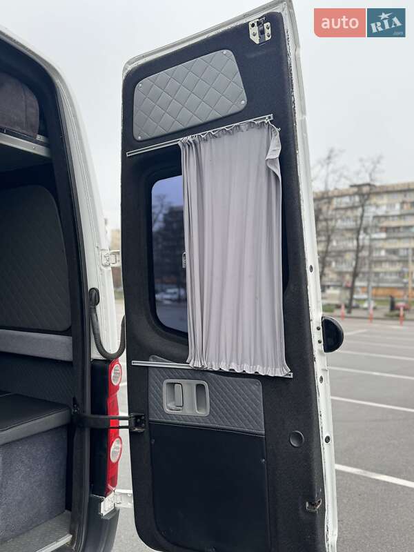 Микроавтобус Volkswagen Crafter 2015 в Киеве