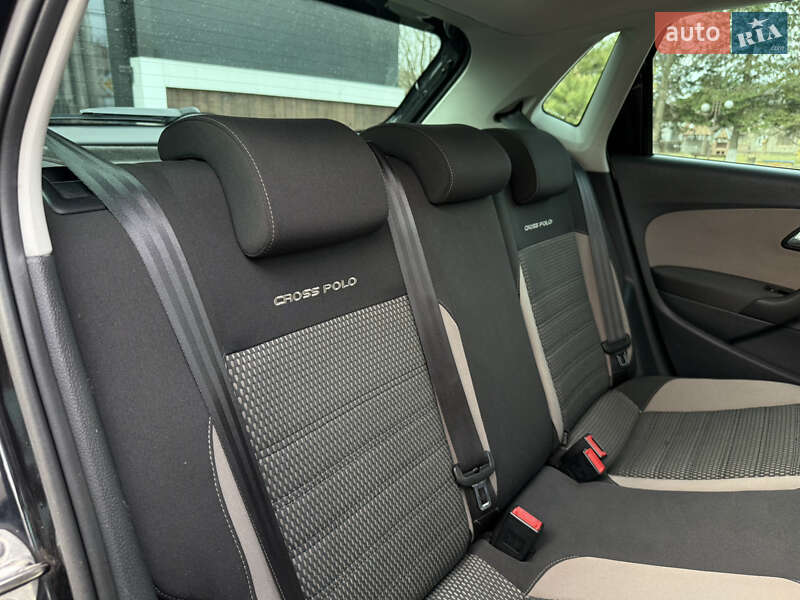 Хэтчбек Volkswagen Cross Polo 2012 в Тячеве