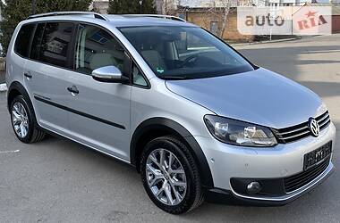 Минивэн Volkswagen Cross Touran 2015 в 