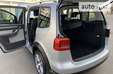 Минивэн Volkswagen Cross Touran 2015 в 