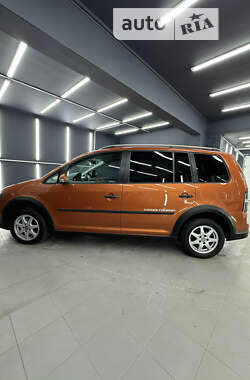 Минивэн Volkswagen Cross Touran 2008 в Коломые