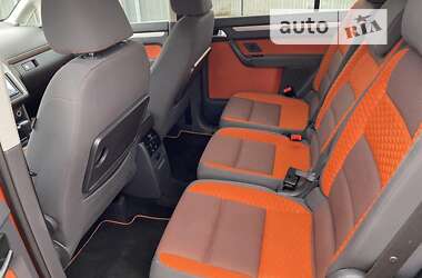 Мінівен Volkswagen Cross Touran 2009 в Луцьку