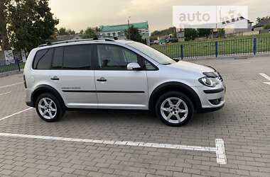 Минивэн Volkswagen Cross Touran 2007 в Нововолынске