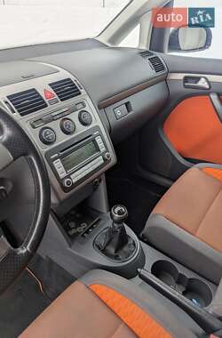 Мінівен Volkswagen Cross Touran 2008 в Києві