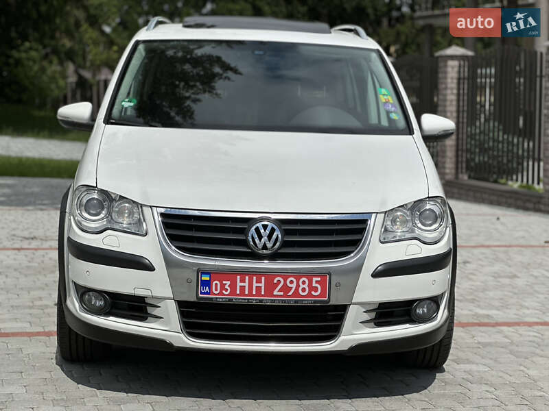 Минивэн Volkswagen Cross Touran 2010 в Староконстантинове