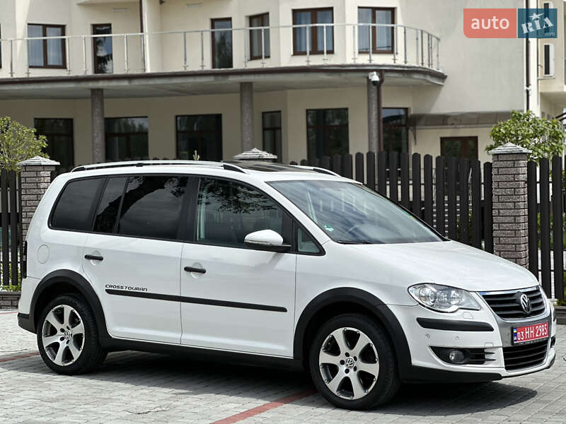 Минивэн Volkswagen Cross Touran 2010 в Староконстантинове