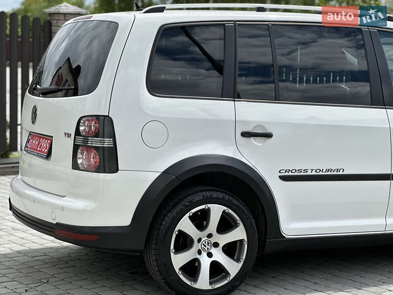 Минивэн Volkswagen Cross Touran 2010 в Староконстантинове