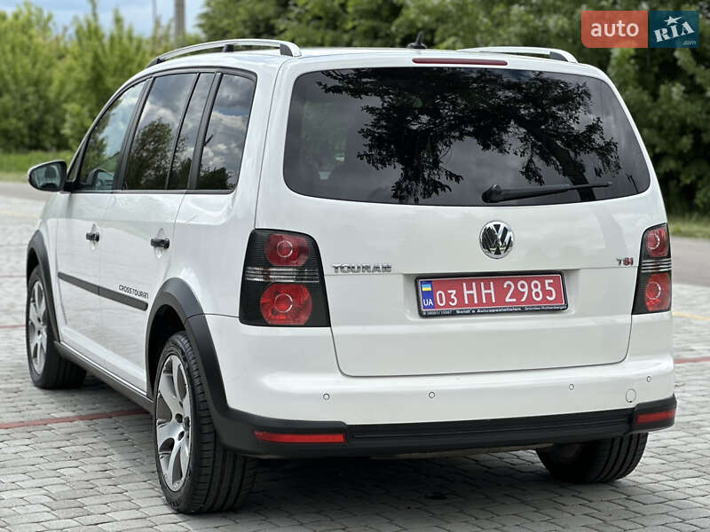 Минивэн Volkswagen Cross Touran 2010 в Староконстантинове