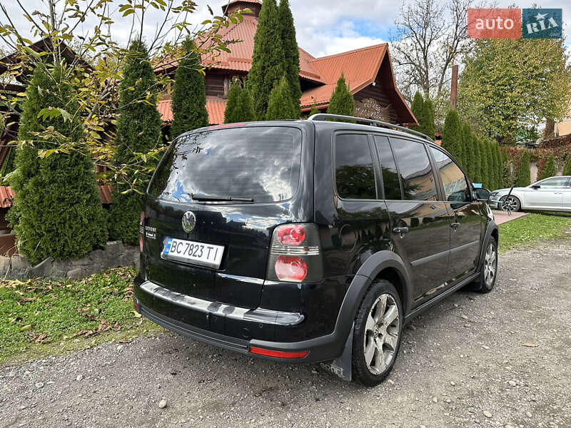 Минивэн Volkswagen Cross Touran 2007 в Жовкве