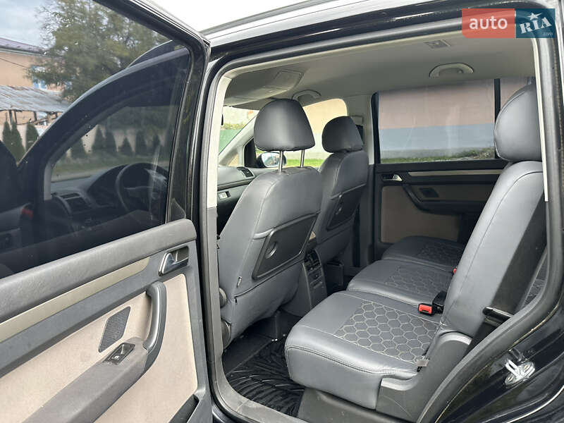Минивэн Volkswagen Cross Touran 2007 в Жовкве