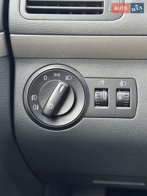 Мінівен Volkswagen Cross Touran 2009 в Білогородці