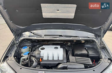 Мінівен Volkswagen Cross Touran 2007 в  фото 35 Мінівен Volkswagen Cross Touran 2007 в