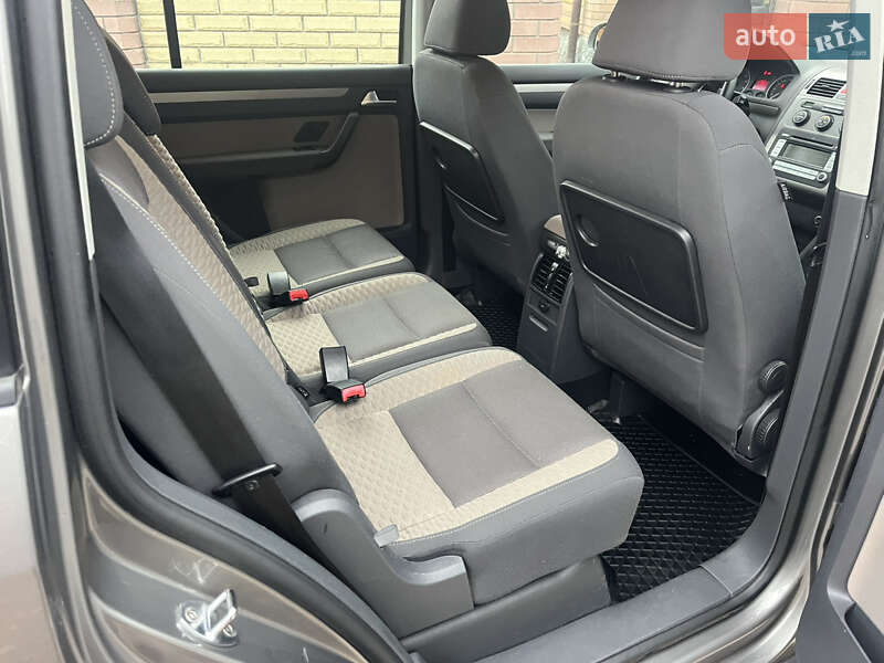 Минивэн Volkswagen Cross Touran 2008 в Ахтырке фото 61 Минивэн Volkswagen Cross Touran 2008 в Ахтырке