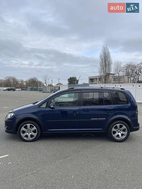 Минивэн Volkswagen Cross Touran 2008 в Киеве