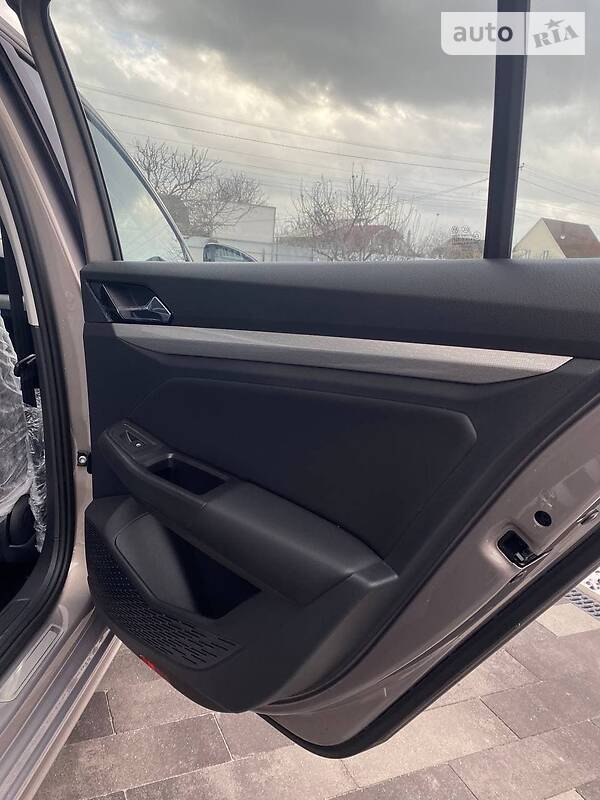 Седан Volkswagen e-Bora 2019 в Борисполе