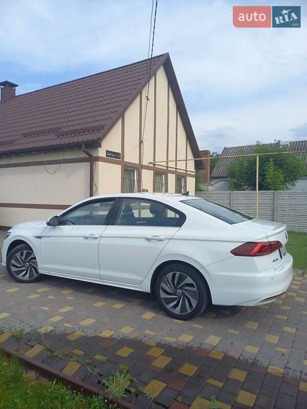 Седан Volkswagen e-Bora 2019 в Дніпрі