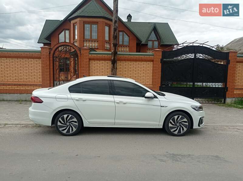 Седан Volkswagen e-Bora 2019 в Хмельницькому