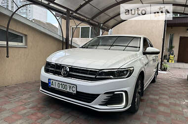 Седан Volkswagen e-Bora 2019 в 