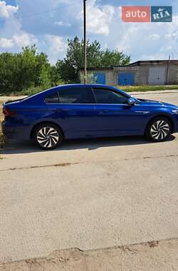 Седан Volkswagen e-Bora 2019 в 