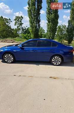 Седан Volkswagen e-Bora 2019 в 