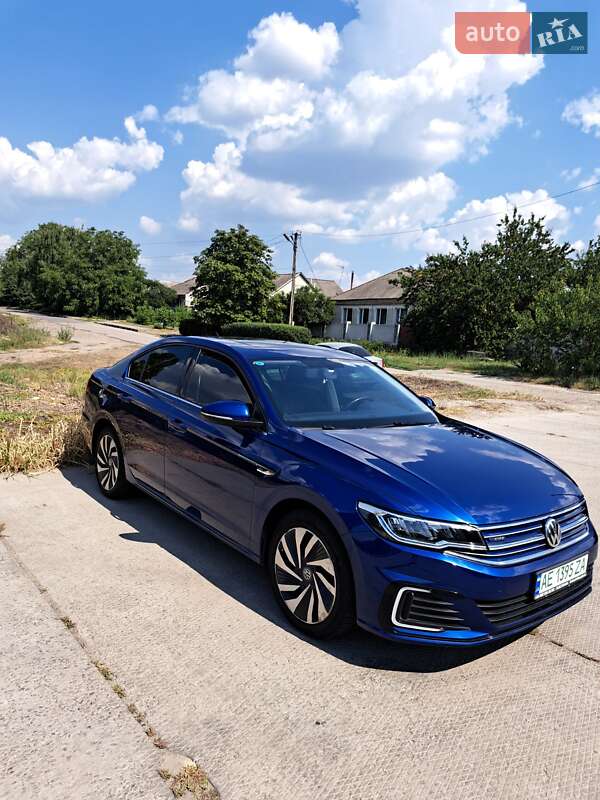 Седан Volkswagen e-Bora 2019 в 
