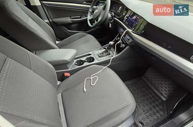 Седан Volkswagen e-Bora 2020 в 