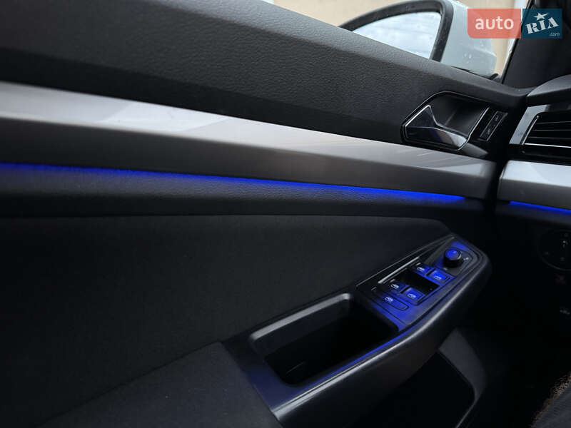 Седан Volkswagen e-Bora 2019 в Києві