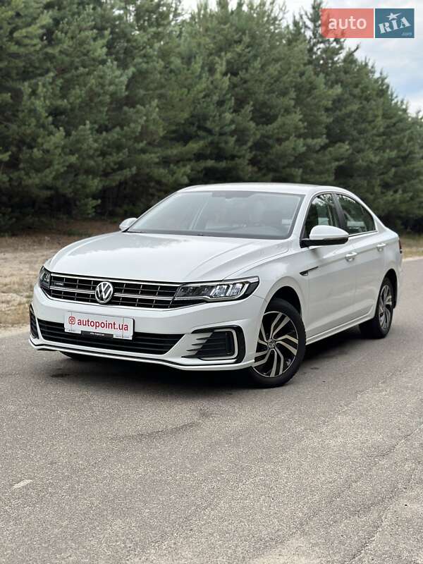 Volkswagen e-Bora 2020