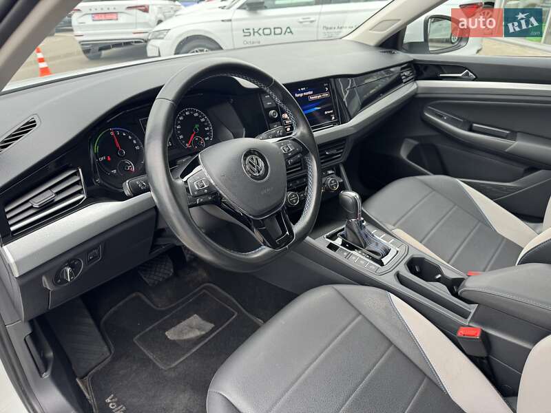 Седан Volkswagen e-Bora 2020 в Киеве