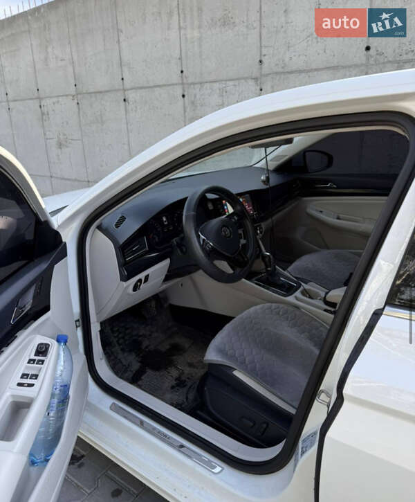 Седан Volkswagen e-Bora 2019 в Тернополе