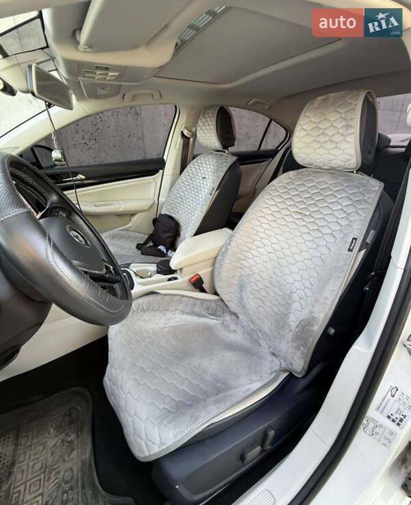 Седан Volkswagen e-Bora 2019 в Тернополе