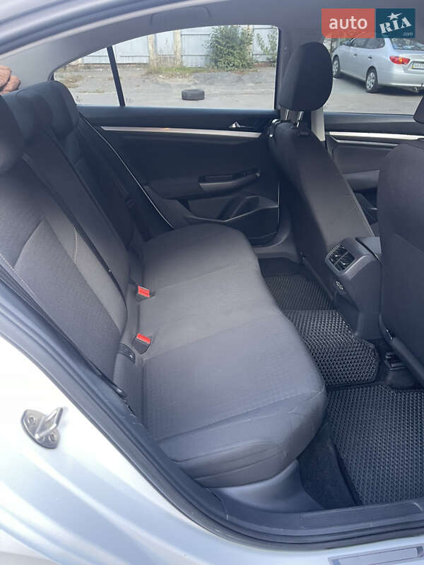 Седан Volkswagen e-Bora 2019 в Киеве