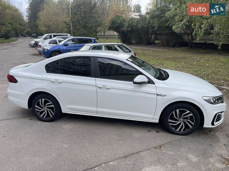 Седан Volkswagen e-Bora 2019 в Киеве