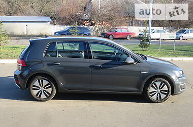 Хетчбек Volkswagen e-Golf 2017 в 