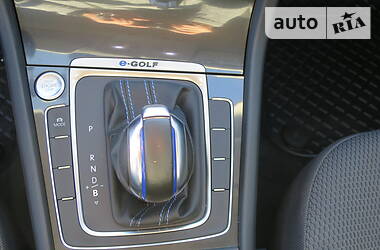 Хетчбек Volkswagen e-Golf 2017 в 