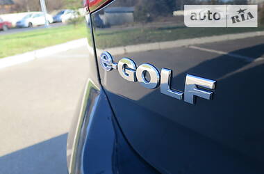 Хетчбек Volkswagen e-Golf 2017 в 