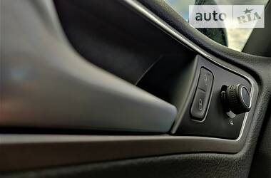 Хетчбек Volkswagen e-Golf 2016 в 