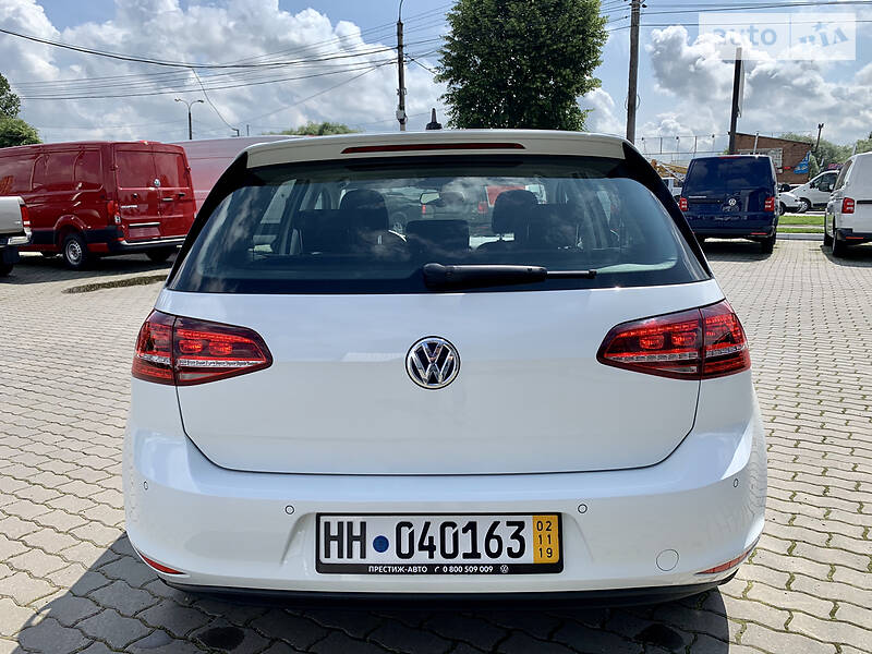 Хетчбек Volkswagen e-Golf 2016 в Хмельницькому